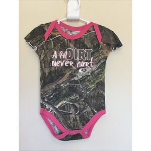 Mossy Oak A LITTLE DIRT NEVER HURT Camo Pink Trim Bodysuit Baby Girl 3-6M